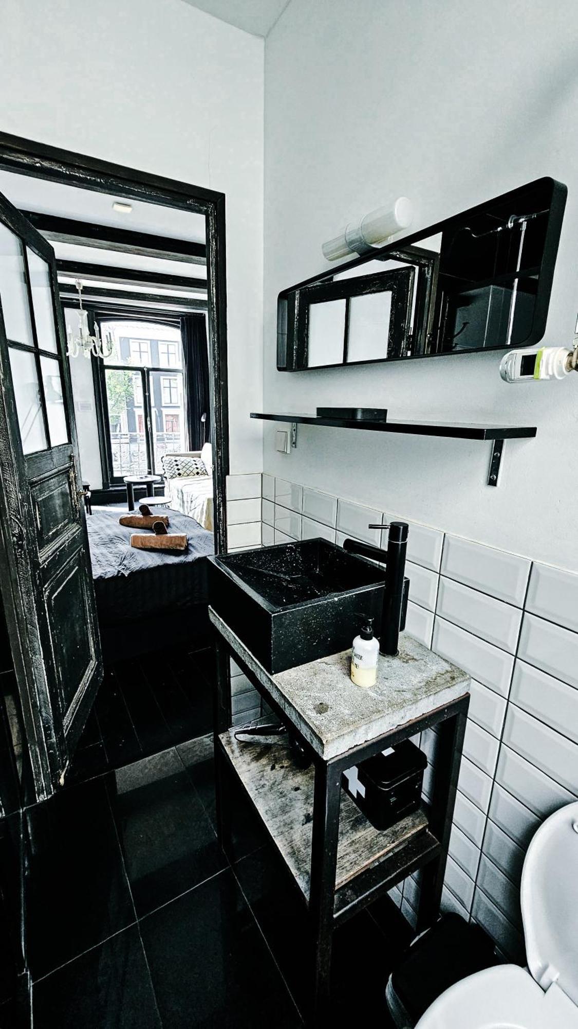 The Black Beauty Private Studio With Canal View From 1799 Άμστερνταμ Εξωτερικό φωτογραφία